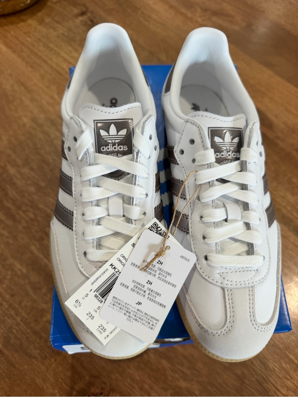 Adidas Samba OG W Sneakers in White with Brown Stripes - Picture 3 of 5